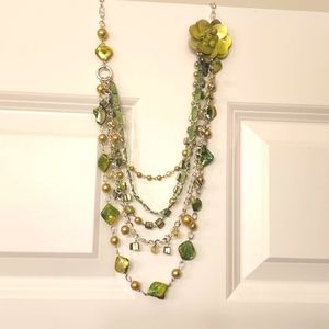 Gorgeous multilayered necklace